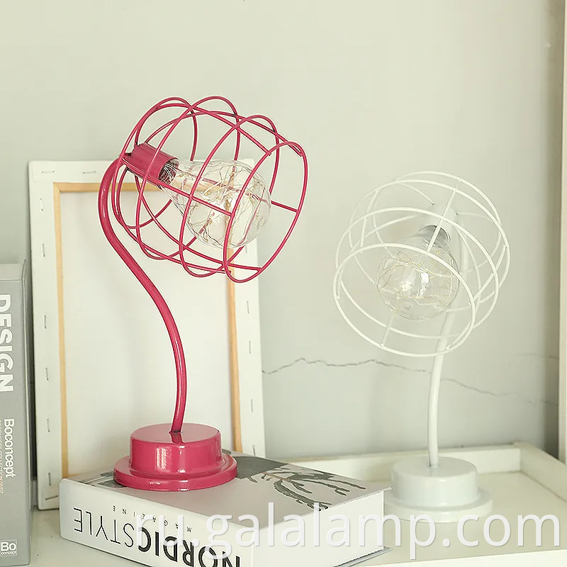 Стильная красная стеклянная светодиодная настольная лампа для праздничного декора